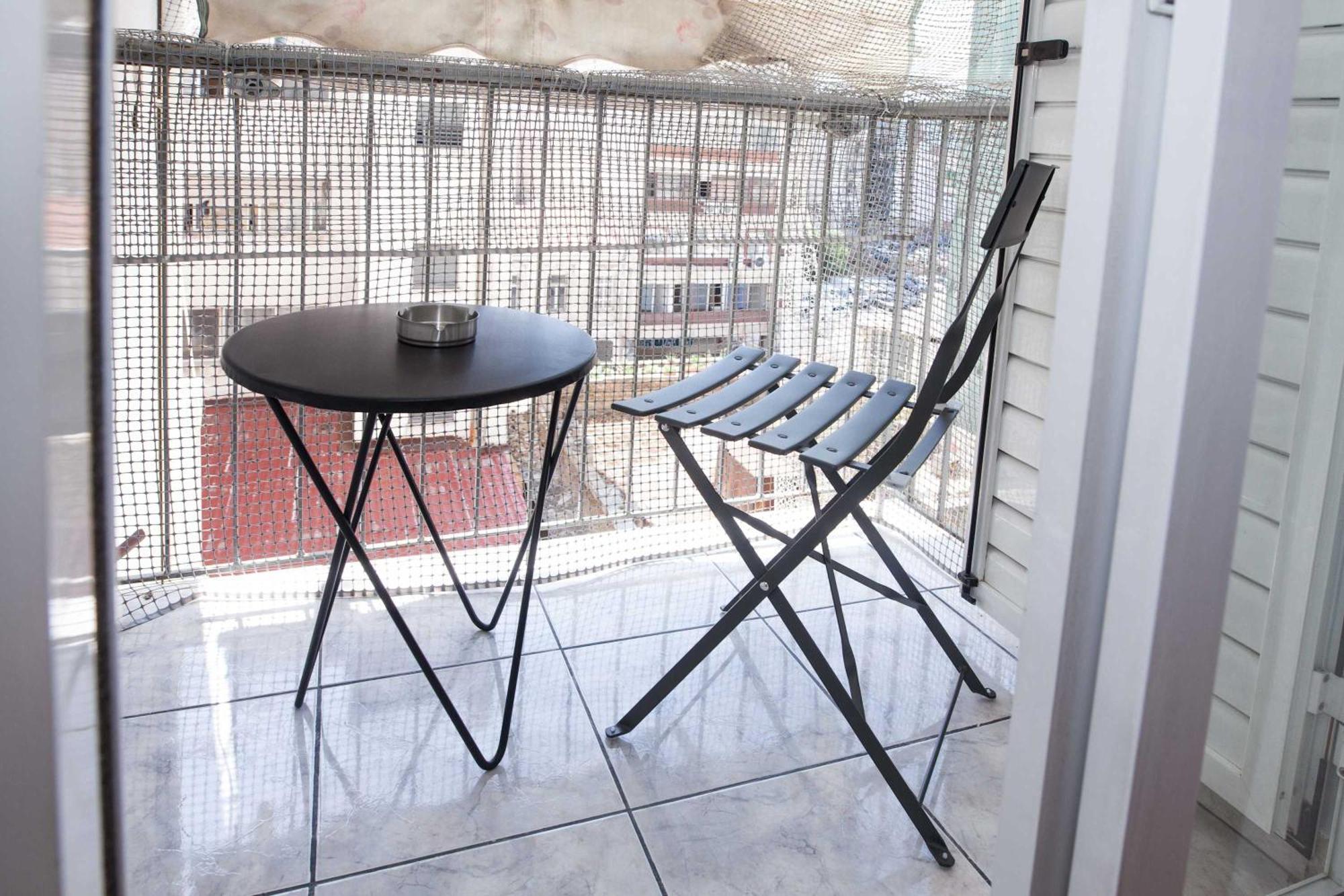 Central 2 Bd Apt With Balcony By Monastiraki أثينا المظهر الخارجي الصورة