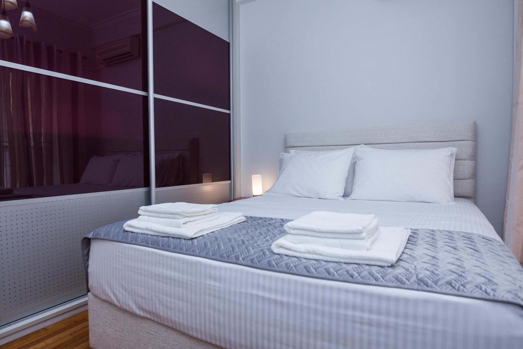 Central 2 Bd Apt With Balcony By Monastiraki أثينا المظهر الخارجي الصورة