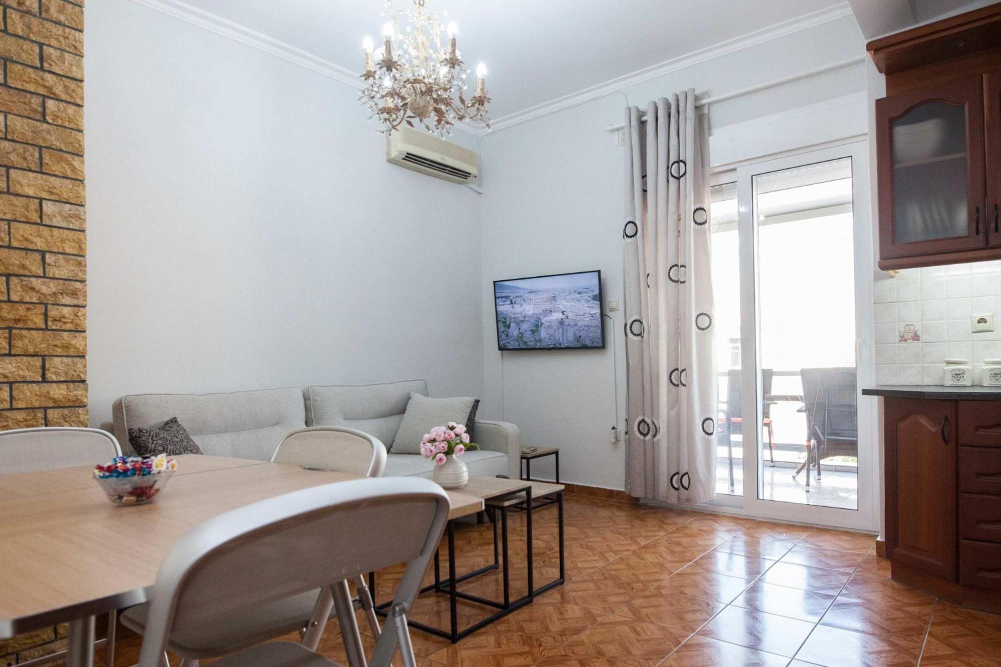 Central 2 Bd Apt With Balcony By Monastiraki أثينا المظهر الخارجي الصورة